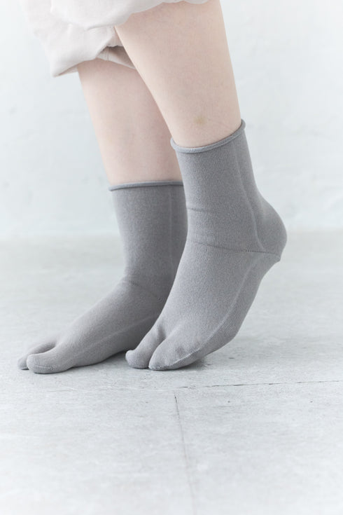 nemcaro ラメ入りシームレス足袋ソックス
