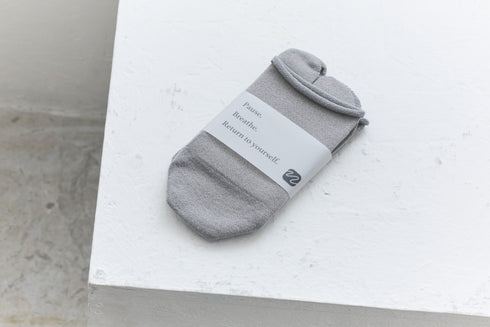 nemcaro ラメ入りシームレス足袋ソックス