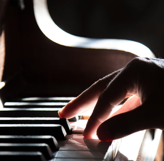 ピアノの癒し効果－“美しく眠る”クラシック音楽で、音の“減衰”による究極の癒しを体験